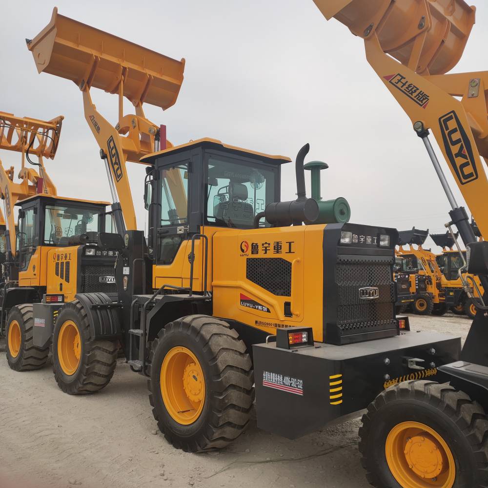 魯宇重工930小型多功能工程機械 叉木、抓木、上料一機多能